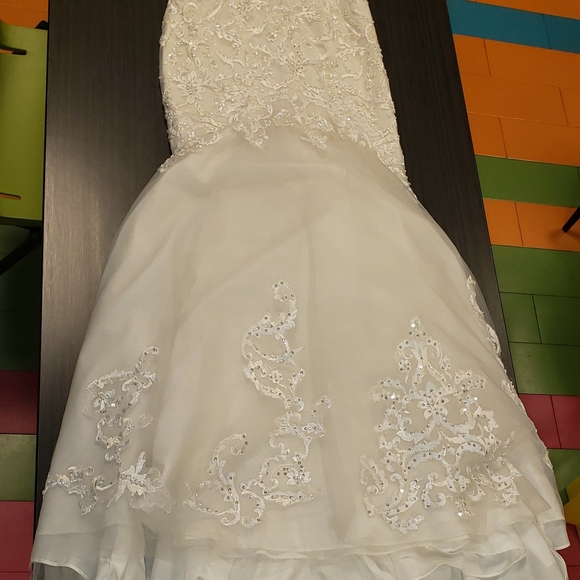 Nina Canacci Ivory Embroidered Wedding Dress - Picture 7 of 15